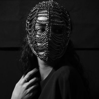 kazhalinsocial's profile picture. رقصنده در باد. مامان عروسک‌ها