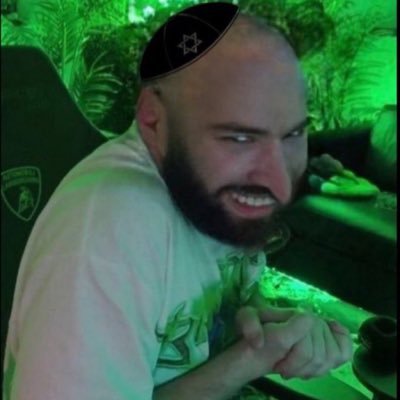 leyWUT's profile picture. 