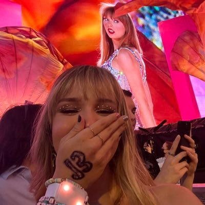 26 | full time swiftie, sometimes a doctor | RedTV enthusiast | Eras tour 04/13/23