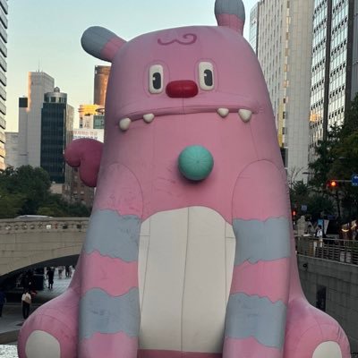 イビョンホン大ファン&韓国好きな아중마です。 아름다운 날들부터 팬이에요❤️ 그리고 한국 좋아하는 아줌마예요. 그리고 한국어도 좋아하는 아중마에요. 한국드라마 & 영화 좋아요. 한국의 역사 & 전통도 좋습니다.