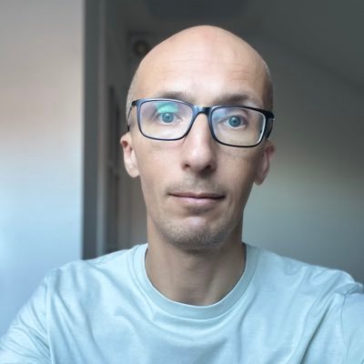 gbee_space's profile picture. Похоже что тех, кто близко, я люблю больше, чем тех, кто далеко.