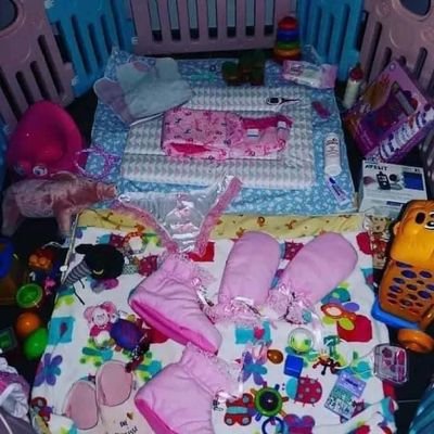 I am mommy Ashley💕 I take care of abdl baby🍼I treat my baby like a real baby🍼mommy change her baby diaper 24/7🍼