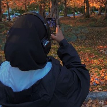 انسان امروز از غایات آفرینش خویش در غفلت است و در سایۀ این غفلت بهشت خویش را در زمین می جوید..