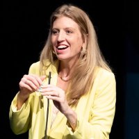 Elizabeth Adams 🌱🚲🚇✊ (@elizabadams) Twitter profile photo