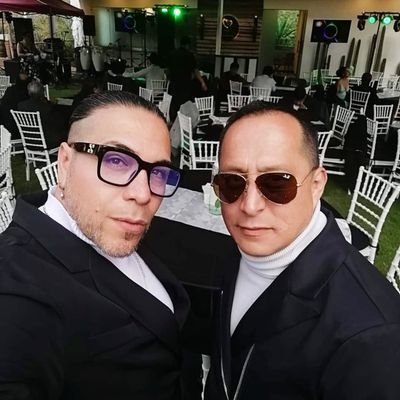 Originario de la CDMX.
Amo el Estudio, el Análisis, la buena Música, la Lectura y el Cine.
Feliz Viajero Frecuente.
Abogado Mercantil Litigante.