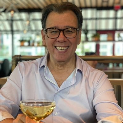 Artist | Futurist | Geopolitical Enthusiast | Entrepreneur in Anti-Aging Technology | Knowledge Seeker