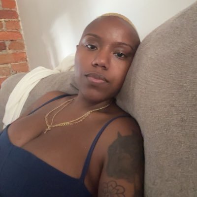 SaltyButtah's profile picture. dyke // hopeful romantic