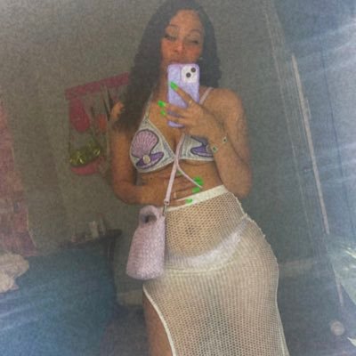 thick & petite with pretty feet🩷41.size 7 👣 I don’t move without payments. @tarashep83