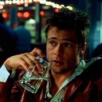 *Lic. en nada y conocedor de todo.
*Pro player de ningún juego.
*Solo leo casi nunca escribo.