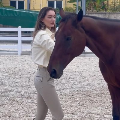 AdalineCaesar4's profile picture. 🎨An artist who loves horses🐎，Occasional travel🎠，Taste the food🍜, 💁‍♀️living free, being single👩‍🎨
      🇺🇸DMOK☺️