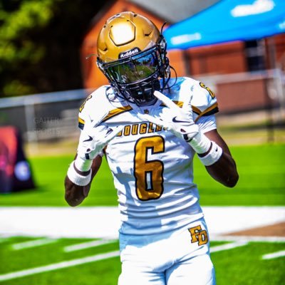 5ā10 defensive back c/o 25 165lb douglas highschool