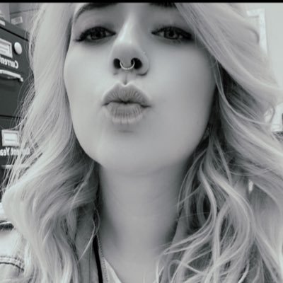 rosey98rose's profile picture. Ray of fucking sunshine| Eras Tour ✨| TTPD Stan 🤍