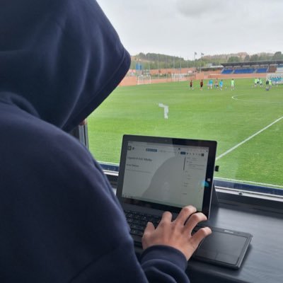 Periodista en proceso🎙️⚽️| Redacto en @Offsider_ES|| 📩periodistalex99@gmail.com
