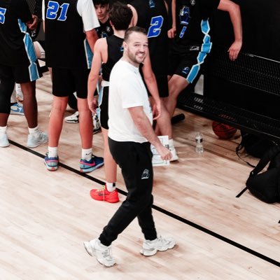 28 years old. Director of @riknights00 aau basketball program! JC 00