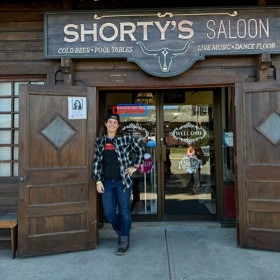 Softball237's profile picture. Softball, science, and Wynonna Earp