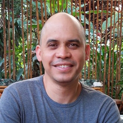 Escribir software, leer libros, el fútbol y el café. Co-Founder de luzverde FINTECH