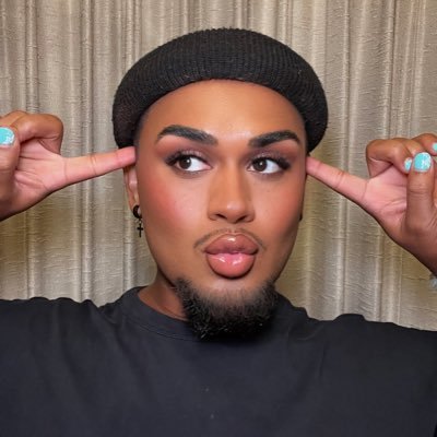 Makeup & Skincare • Certified Makeup Artist/ Content Creator• Black & Mexican • Pisces ♓️ For bookings click link ⬇️ Business/PR: tremua92@gmail.com