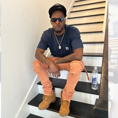 Shop 🛒 x @FashionFein | V$U Alumnus 👨🏾🎓 | Coach 🏀 | Educator 👨🏾🏫 |