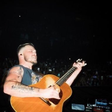 zackbryanl's profile picture. Give your heart but keep your mind.