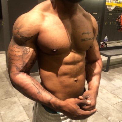 Bodybuilding 🏋🏾 | MMA 🥊 | Berlinois | FC Bayern München Fan Since.1996 | Inked 💉 |
