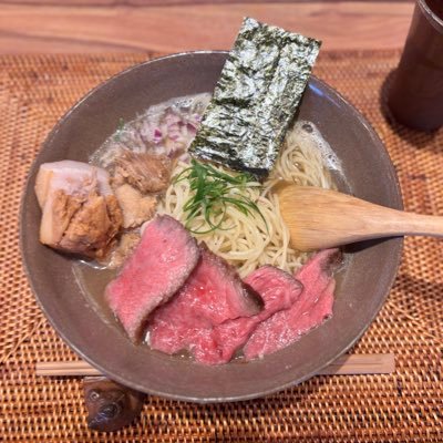 元ムゲンダイレギュラー陣推し❣️ラジオは最果てのセンセイ、うなげろりん、紅しょうがはスキズキ、デメキング、ピピパピパ放送局が好きです