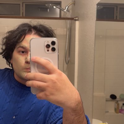 mediummatcha's profile picture. normal and chill