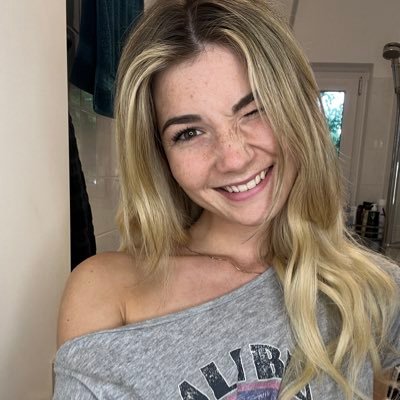 haasxelena's profile picture. 23 // Erzieherin 📚 manchmal ein bisschen durchgedreht 🤭 // für alle verrückten unter euch 🌶️👇🏻