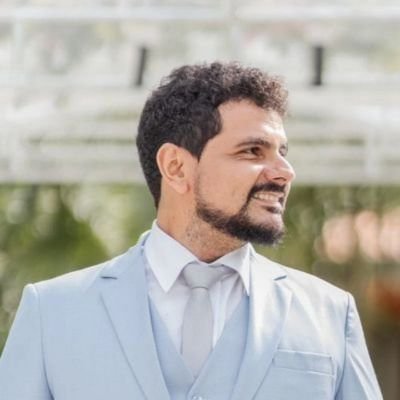 um ex jogador em atividade (tweets meramente ilustrativos)