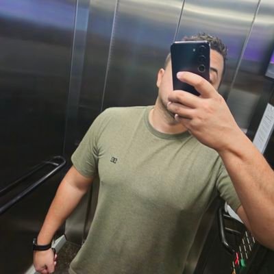 theeus1613848's profile picture. 