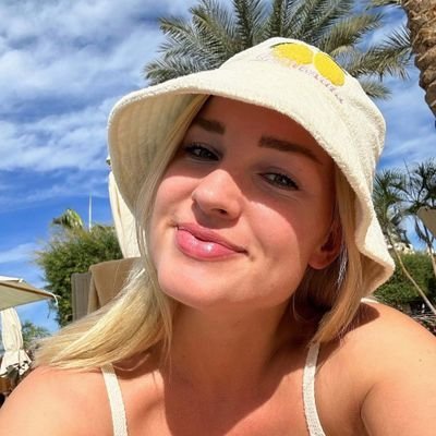 Xtexta's profile picture. My journey in crypto and reflections on self-growth.📊