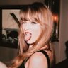 willowclosure's profile picture. reputation, track four