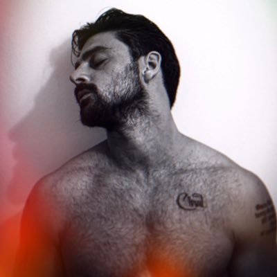 A deformidade do corpo não afeia uma bela alma, mas a formosura da alma reflete-se no corpo. - Sêneca