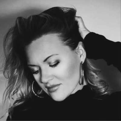 Musician • explorer • eclectic soul 💘
5M+ streams 📀 80 countries ✈️
Founder @pilotacreative @newrentribe
𝑔𝑜𝑜𝒹 𝒽𝑒𝒶𝓇𝓉𝓈 & 𝒻𝓇𝑒𝑒 𝓂𝒾𝓃𝒹𝓈 𝑜𝓃𝓁𝓎