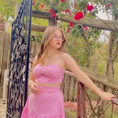 HaylenKatz1's profile picture. (She/her🌹)
24❤ | LGBTQ 🏳‍🌈  | NSFW🔞 | Furry artist🦊| Professional Graphics Designer, Logo design, Vector art design, Banner design, Mascot design.