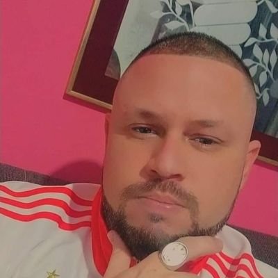 Luizinhokria's profile picture. O meu MENGAO eu gosto de voce,quero cantar ao mundo inteiro a alegria de ser rubro negro,cante comigo MENGAO,acima de tudo rubro negro!!!