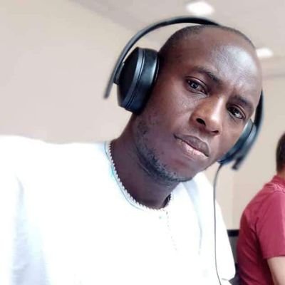 Journaliste-web & Fact-Checker à Radio Ndeke Luka et chroniqueur-politique. Correspondant BBC Afrique, Radio Vatican, AFP.
Mes tweets n'engagent que moi.