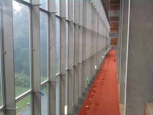 Résident permanent du Rez-de-Jardin de la Bibliothèque nationale de France.