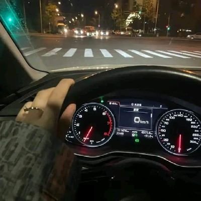 NUR, KFS 
لن اخلق فراشه ولكن ارجو ان اكون ف خفتها 🤍