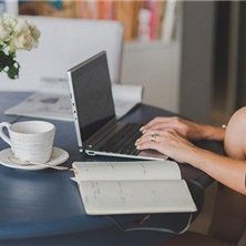 副業で収入を増やすコツを発信中。副業を始めたい人に有益な情報を提供。小規模ですが10万円プレゼント企画も始めました♫ なくなり次第終了⇒ https://t.co/RgNVdUO1Zy