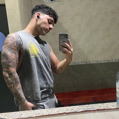 Hii,I’m 25 years old 😇Find me better on the page below 🌶️