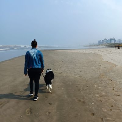 dudascmoura's profile picture. Eu, uma dipirona e um sonho 👮🏻‍♀️✨🚓