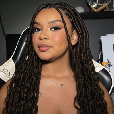 _amadaandrade's profile picture. prefiro a paz injusta do que a guerra com razão | farmácia ufrj | @amadandradebeauty