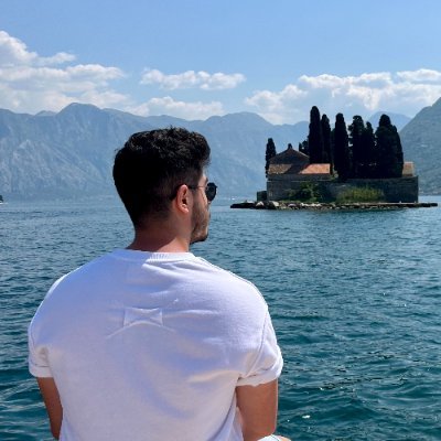 berkaydevx's profile picture. Passionate iOS Engineer | Full-Stack Night Owl 
SnapReel | Viral AI Reel Maker
Steady | Good Looking Finance Assistant