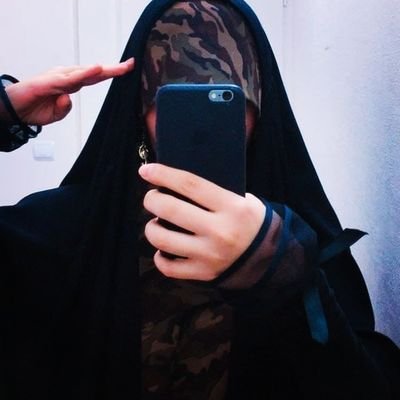 Fatgoli__'s profile picture. -سلام بر کسانی که، وجودشان 
از غم این دنیا می کاهد...❤️
#رهبر
