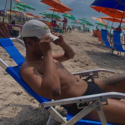 qualqueerx's profile picture. seja real, seja leal