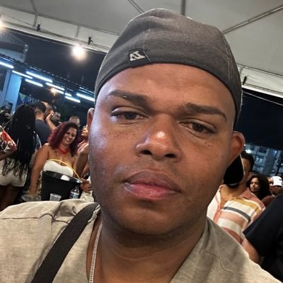 Um Ogro.
Um Negro.
Homem de Ogum. ✊🏿