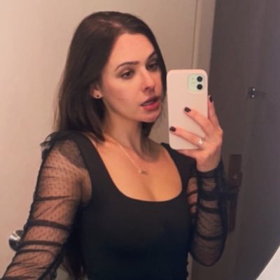 clairedonnell's profile picture. none of my time is wasted. i’m the fucking lizard king.