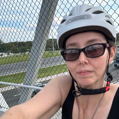 dinarian_'s profile picture. 