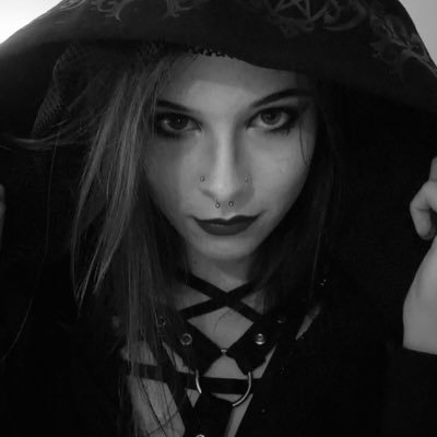 28 • i like cats, horror games & heavy metal • i just chat absolute shit i’m sorry in advance 🤠
