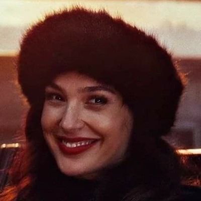 Thebiamyy's profile picture. Não se esqueça de nada. Lembre-se de tudo e supere. Se não superar, sempre será uma criança cuja alma nunca floresce...  📖❤️✨️